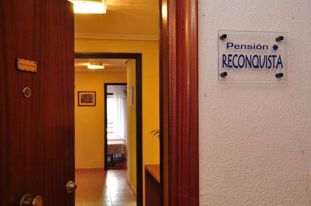 Pension Reconquista Onís Pokoj fotografie